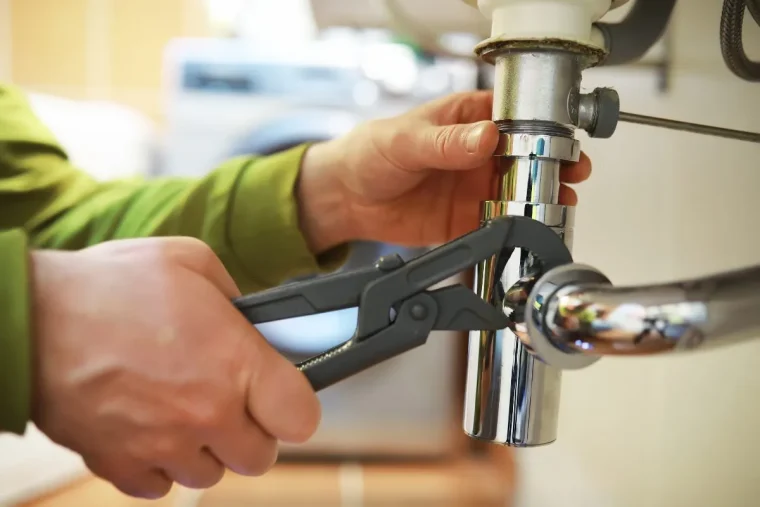 Robot makineyle lavabo gideri tıkanıklık açma işlemi